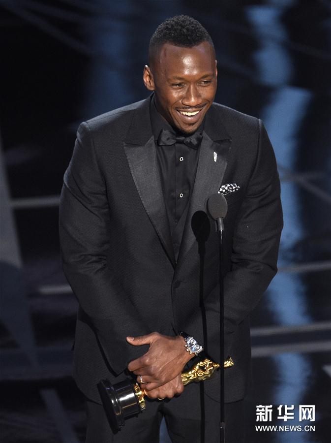 組圖:第89屆奧斯卡頒獎禮 獲獎眾星手捧小金人