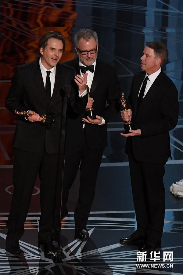 組圖:第89屆奧斯卡頒獎禮 獲獎眾星手捧小金人