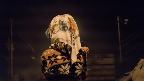 說明: Macintosh HD:Users:chendong:Desktop:張乾琦 工作坊:工作坊:官方作品:中文圖說:AZMA:8. 張乾琦，“AZMA”視頻截圖，2017 .jpg