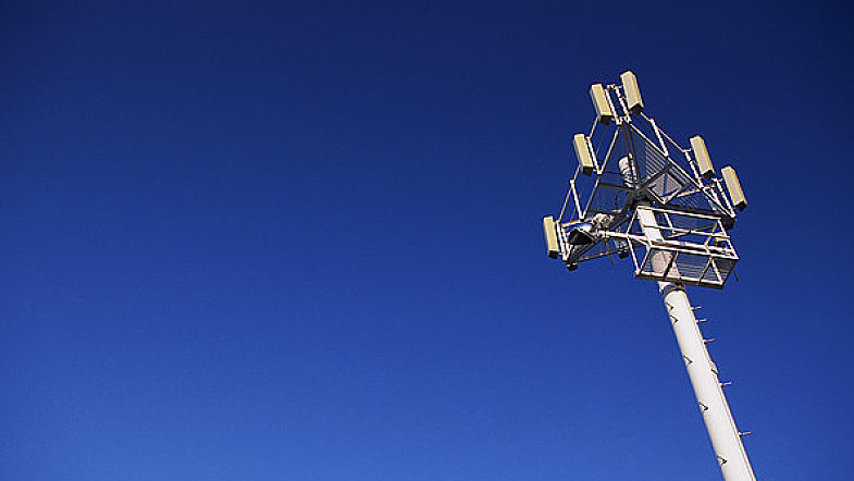 卡還在，錢沒(méi)了 你可能被“短信嗅探”了