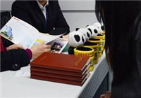 賣房留學(xué)月薪五千，出國到底值不值？